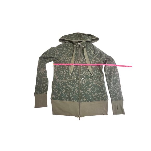 🪖 Cabi Green Camo Print Zip Hoodie - Size S | Cozy & Stylish Streetwear - Picture 6 of 11
